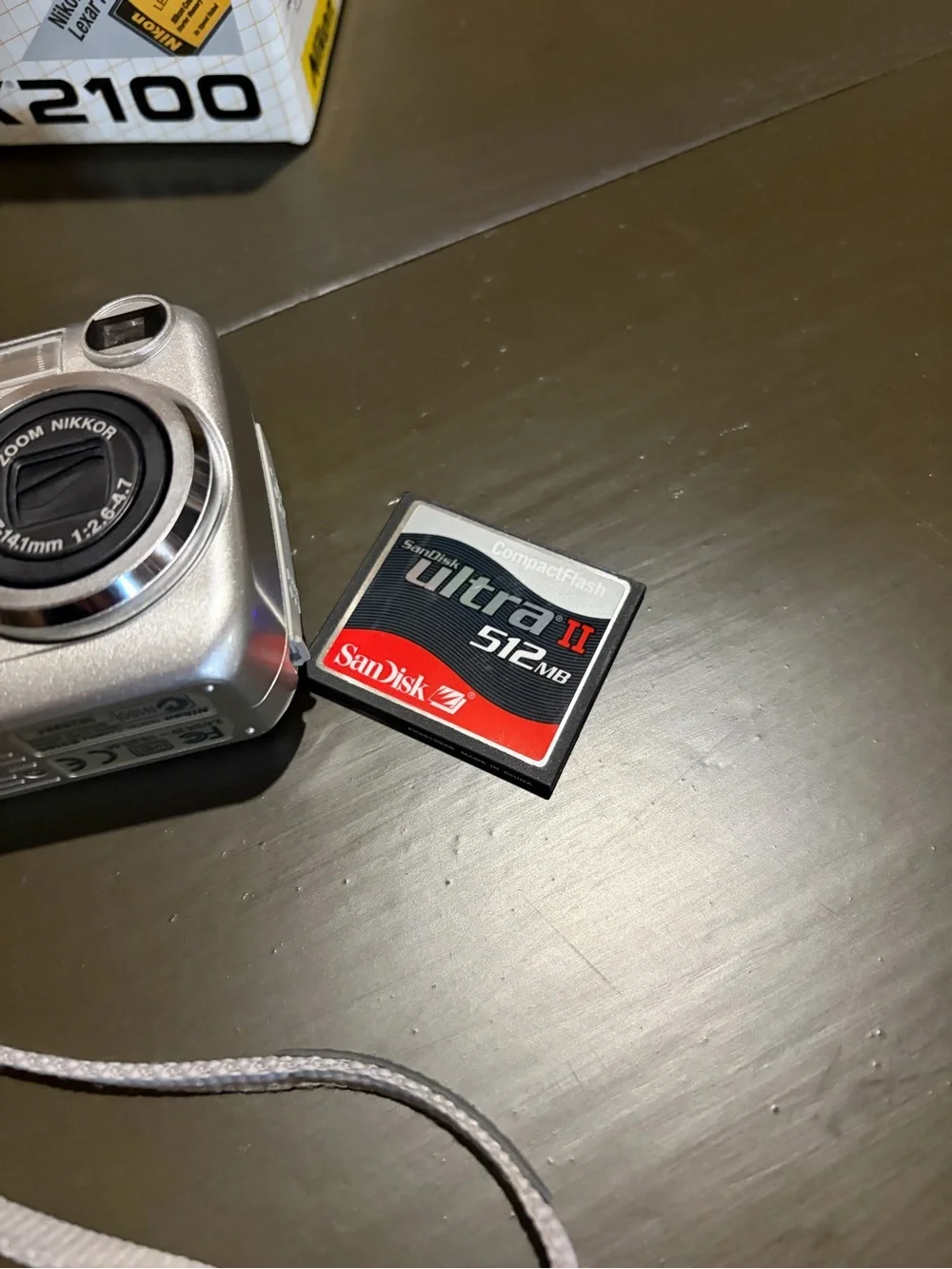 Nikon COOLPIX 2100 Silver Compact Digital Camera